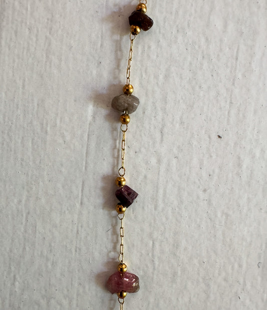 Collana con pietre dure irregolari
