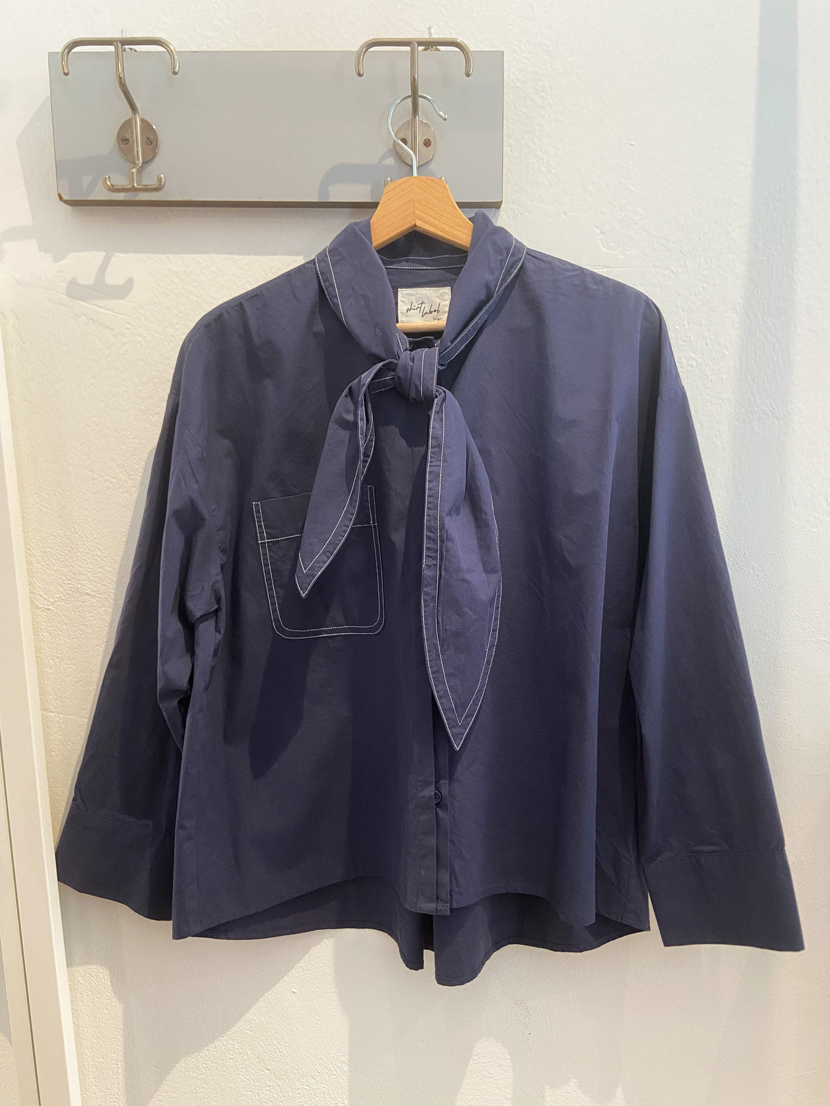 Camicia cravatta e taschino