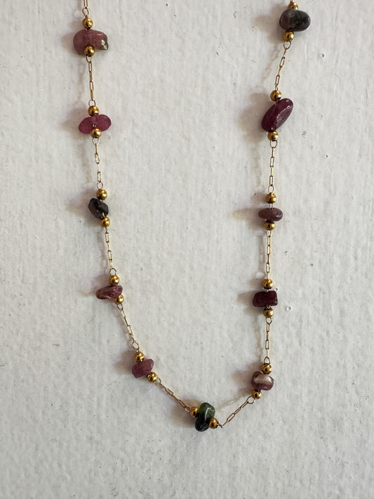 Collana con pietre dure irregolari