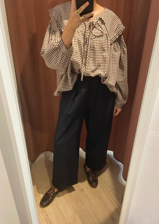 Pantaloni blu navy con pinces