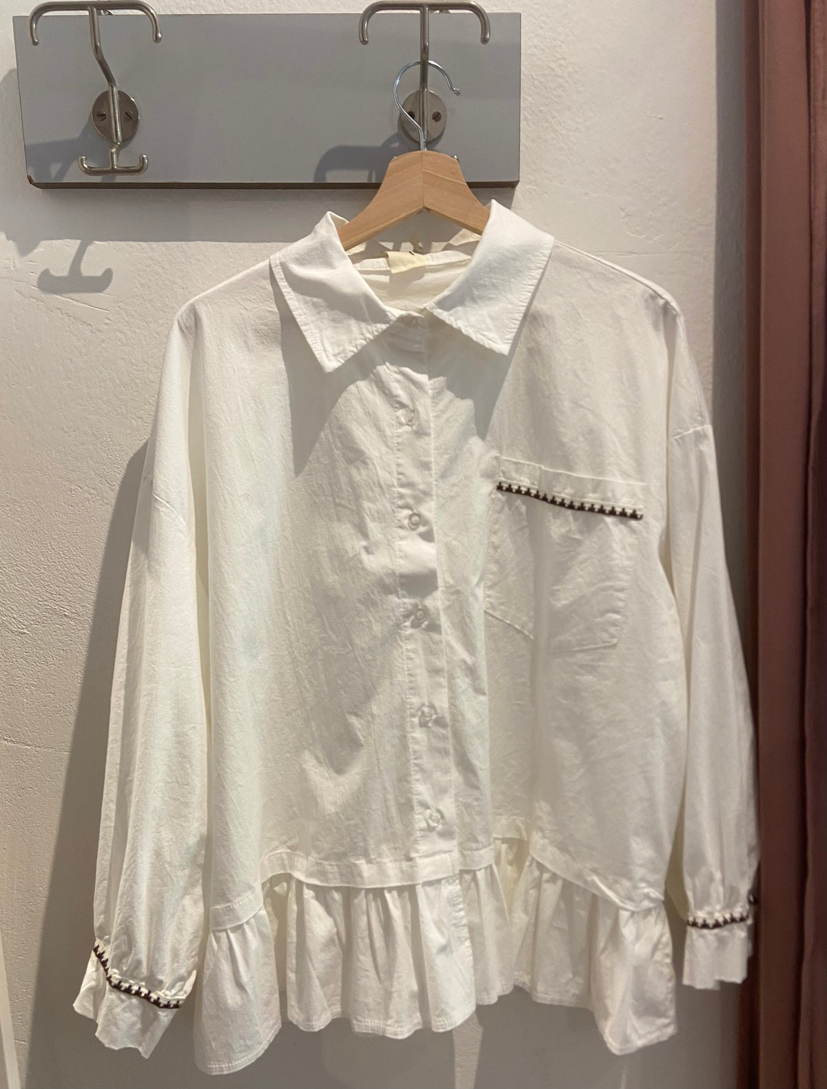 Camicia ricami e volant